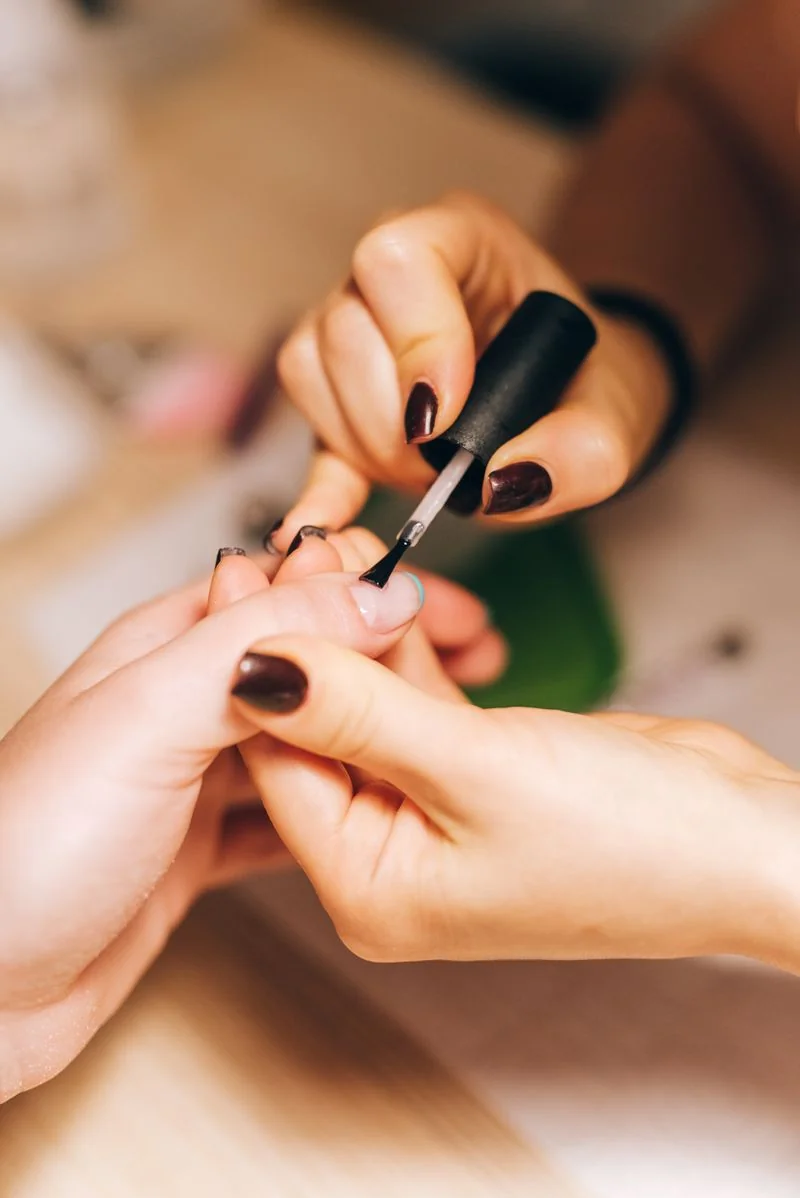 Application of smooth glossy gel colour